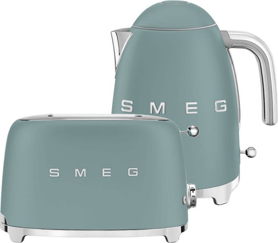 סט מצנם וקומקום מעוצב מסדרת הרטרו של סמג - צבע ירוק אמרלד מט - דגם Smeg TSF01EGMEU + KLF03EGMEU