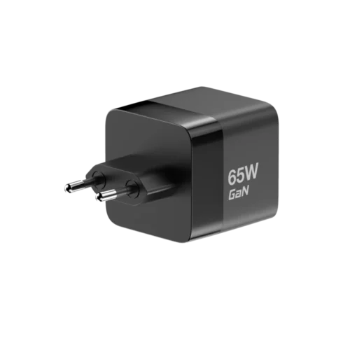 מטען קיר עם כבל נשלף MWC65RC בצבע שחור מבית MIRACASE